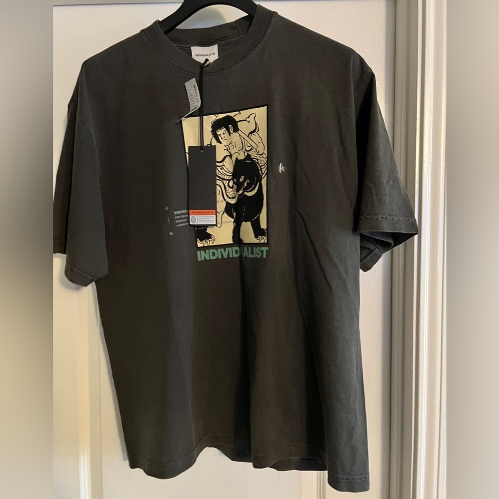 Individualist Grayish-Black Graphic heavyweight T-Shirt size XL